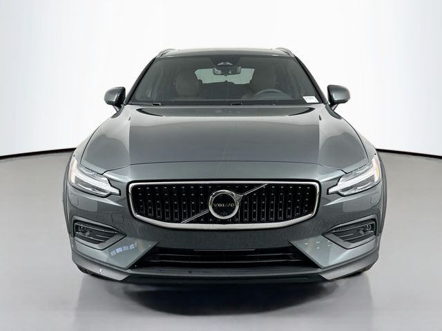 2026 Volvo V60 Cross Country Plus