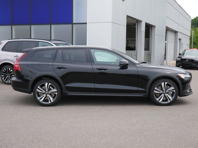 2026 Volvo V60 Cross Country Plus