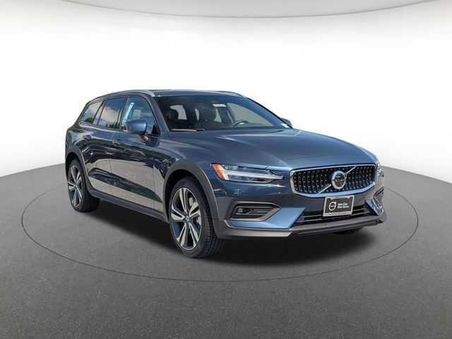 2026 Volvo V60 Cross Country Plus