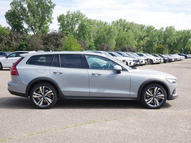 2026 Volvo V60 Cross Country Plus