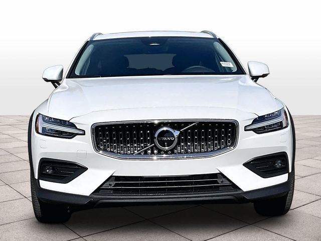 2026 Volvo V60 Cross Country Plus