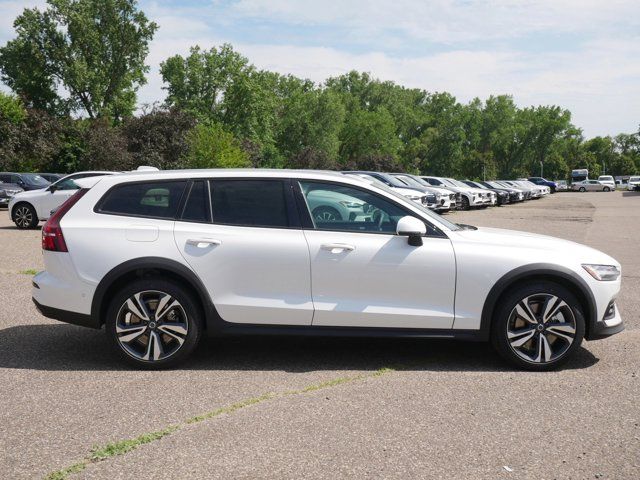 2026 Volvo V60 Cross Country Plus