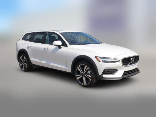 2026 Volvo V60 Cross Country Plus