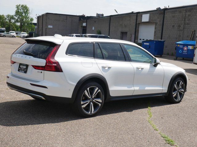 2026 Volvo V60 Cross Country Plus