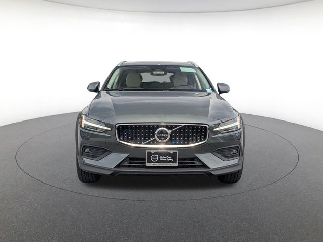 2026 Volvo V60 Cross Country Plus