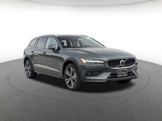 2026 Volvo V60 Cross Country Plus