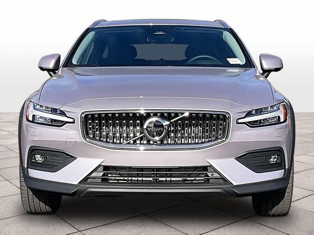 2026 Volvo V60 Cross Country Plus