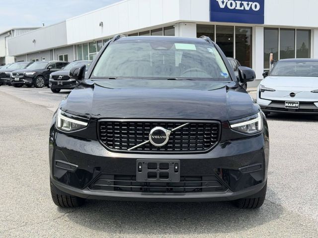 2026 Volvo XC40 Core
