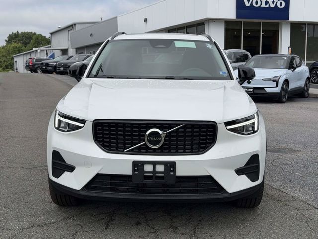 2026 Volvo XC40 Core