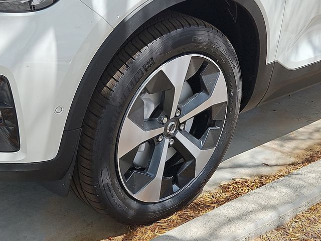 2026 Volvo XC40 Plus