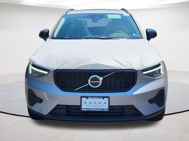2026 Volvo XC40 Core