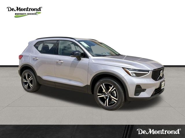 2026 Volvo XC40 Core