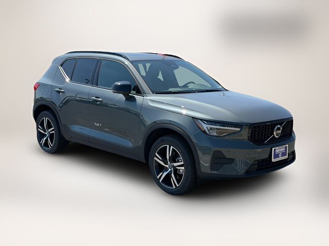 2026 Volvo XC40 Core Dark Theme