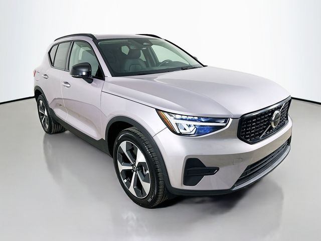 2026 Volvo XC40 Core