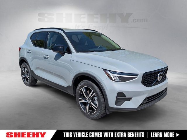 2026 Volvo XC40 Core