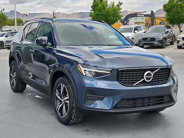 2026 Volvo XC40 Core
