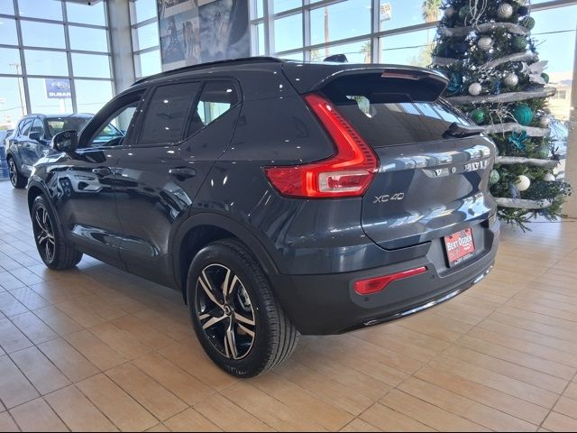 2026 Volvo XC40 Core