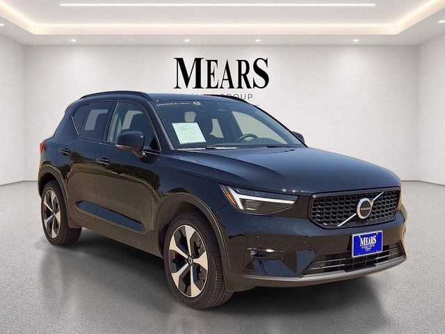 2026 Volvo XC40 Plus