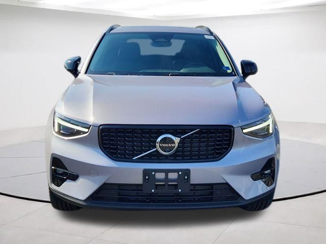 2026 Volvo XC40 Plus