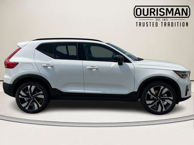 2026 Volvo XC40 Plus