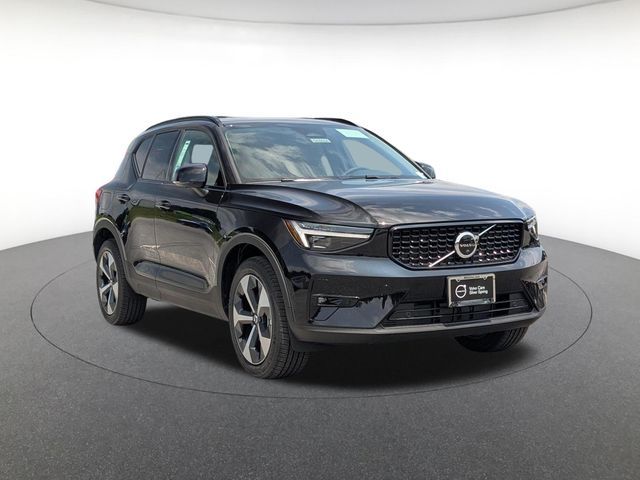2026 Volvo XC40 Plus