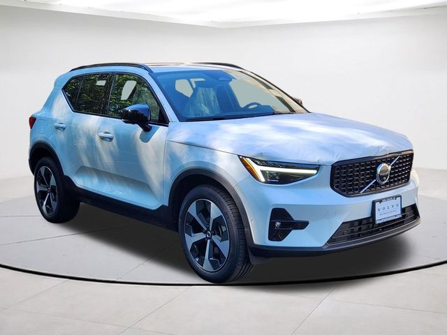2026 Volvo XC40 Plus