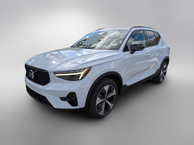 2026 Volvo XC40 Plus