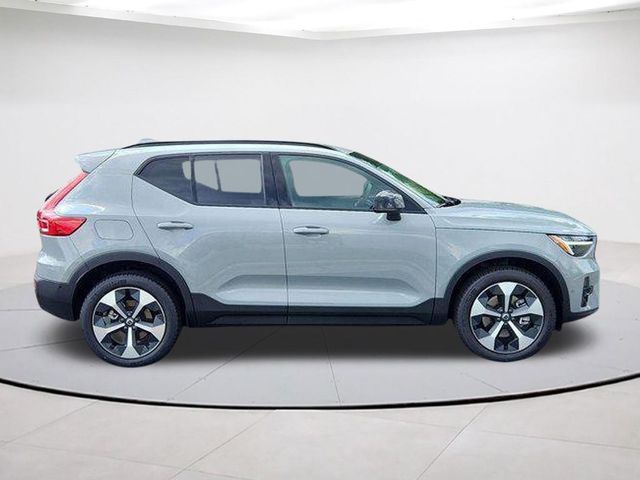 2026 Volvo XC40 Plus