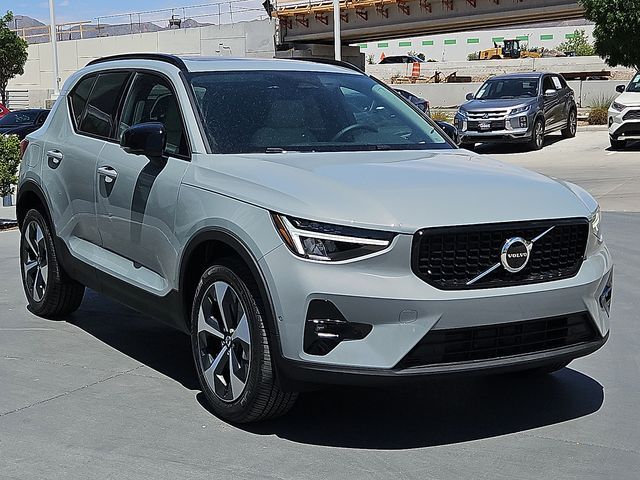 2026 Volvo XC40 Plus