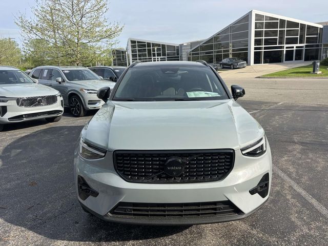 2026 Volvo XC40 Ultra Black Edition