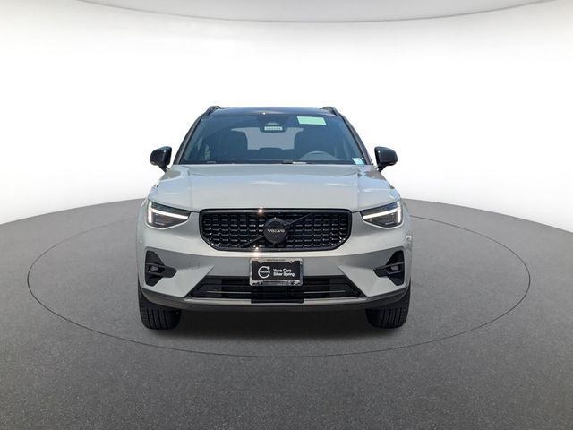 2026 Volvo XC40 Ultra Black Edition