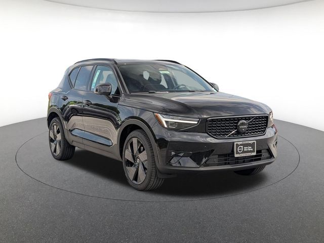 2026 Volvo XC40 Ultra Black Edition