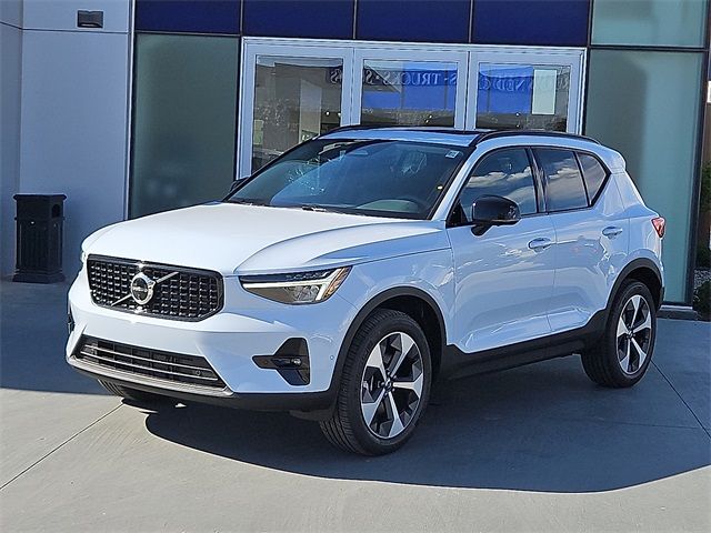 2026 Volvo XC40 Plus