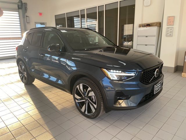 2026 Volvo XC40 Plus
