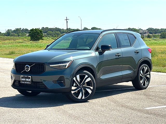 2026 Volvo XC40 Plus