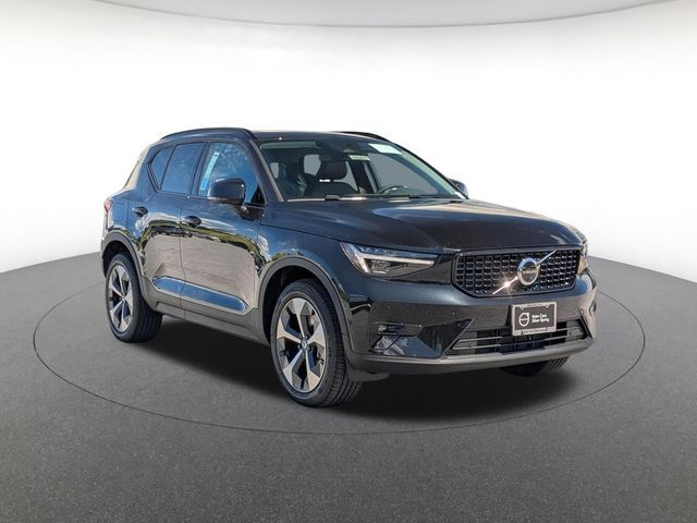 2026 Volvo XC40 Plus