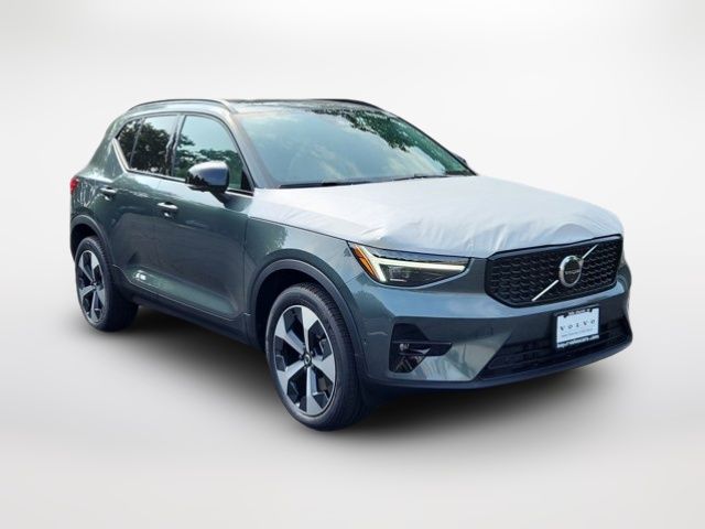 2026 Volvo XC40 Plus