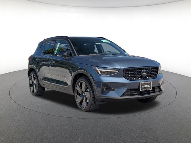 2026 Volvo XC40 Ultra Black Edition