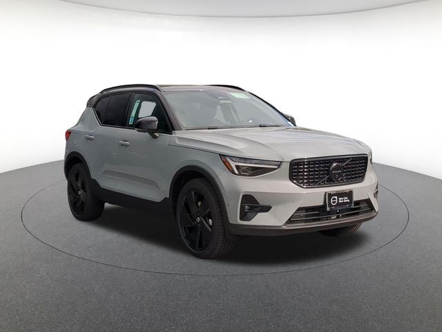 2026 Volvo XC40 Ultra Black Edition