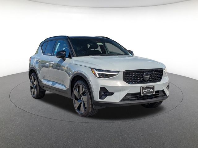 2026 Volvo XC40 Ultra Black Edition