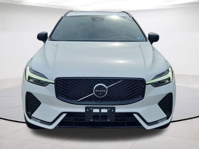 2026 Volvo XC60 Plus