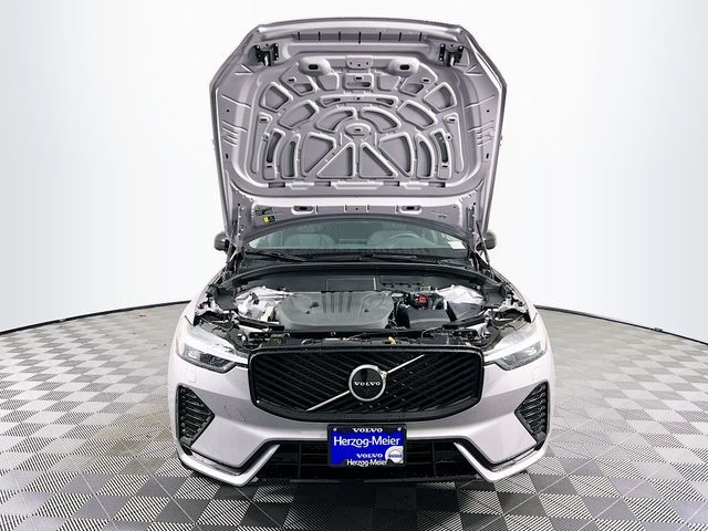 2026 Volvo XC60 Plus