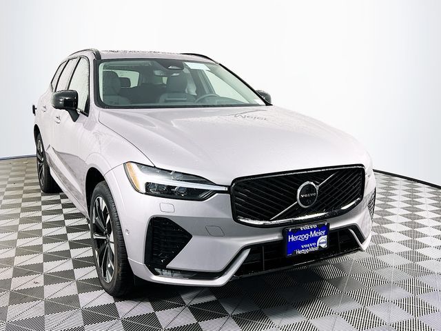 2026 Volvo XC60 Plus