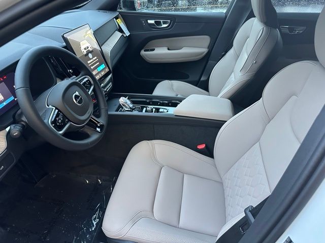 2026 Volvo XC60 Plus