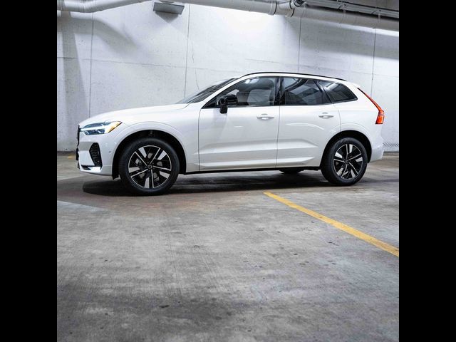 2026 Volvo XC60 Plus