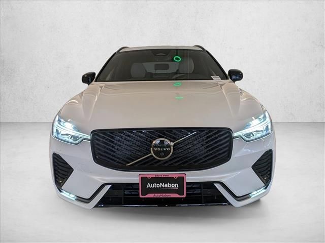 2026 Volvo XC60 Plus