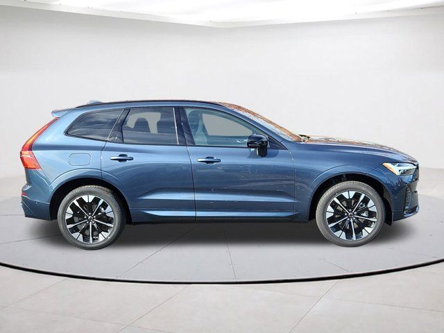 2026 Volvo XC60 Plus