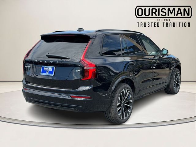 2026 Volvo XC90 Plug-In Hybrid Ultra Dark Theme