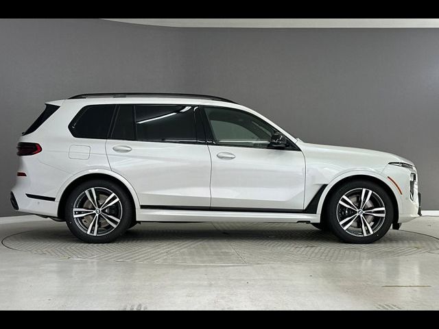 2027 BMW X7 M60i