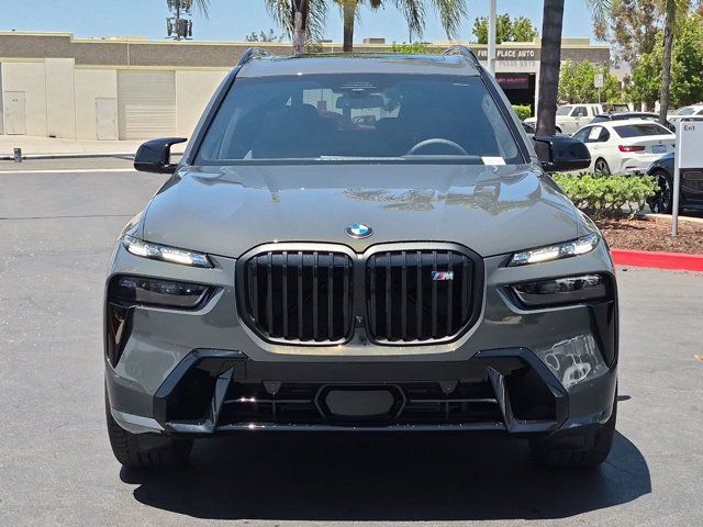 2027 BMW X7 M60i